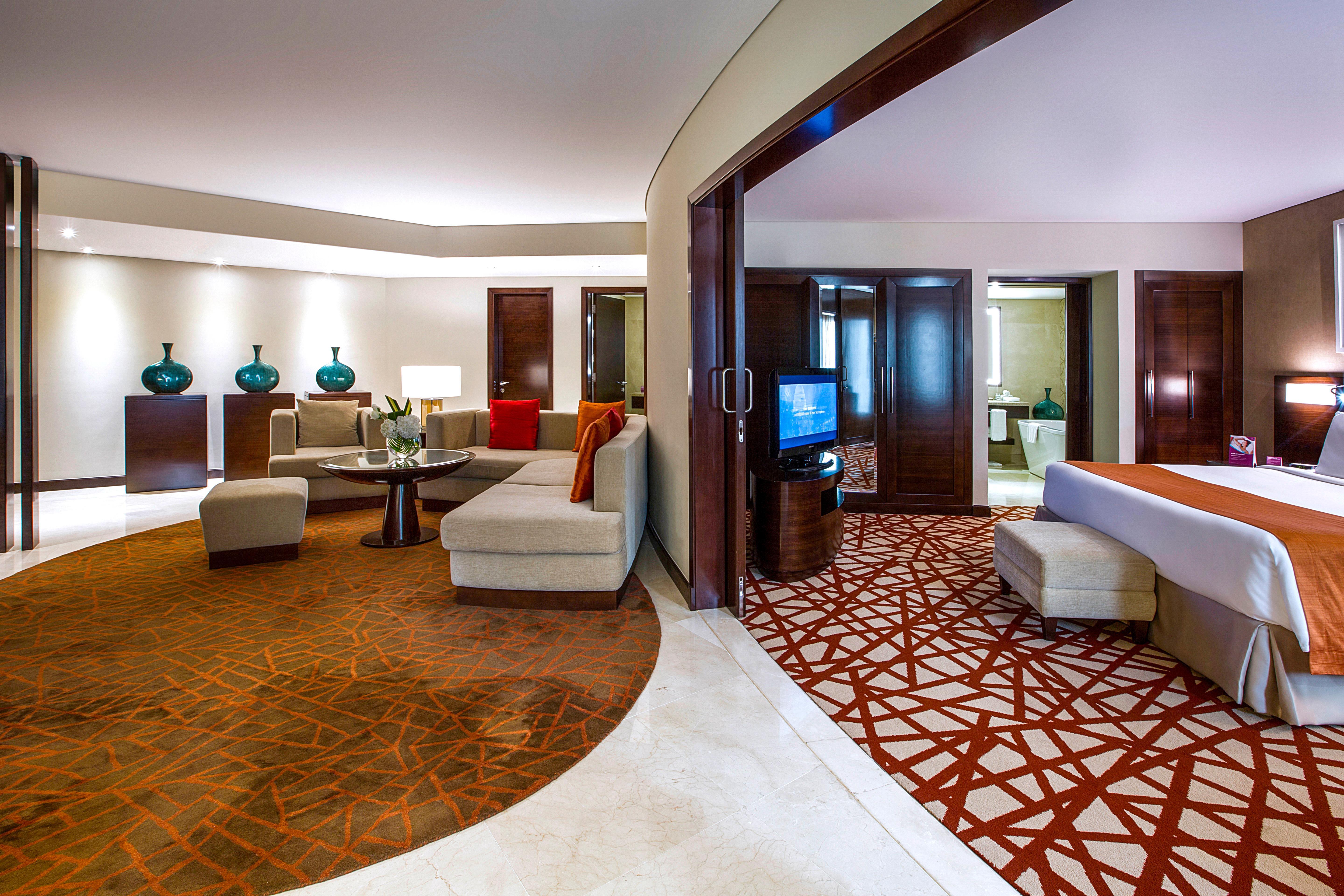 Hotel Crowne Plaza Dubai Deira By Ihg Exterior foto A suite at the Westin Mumbai