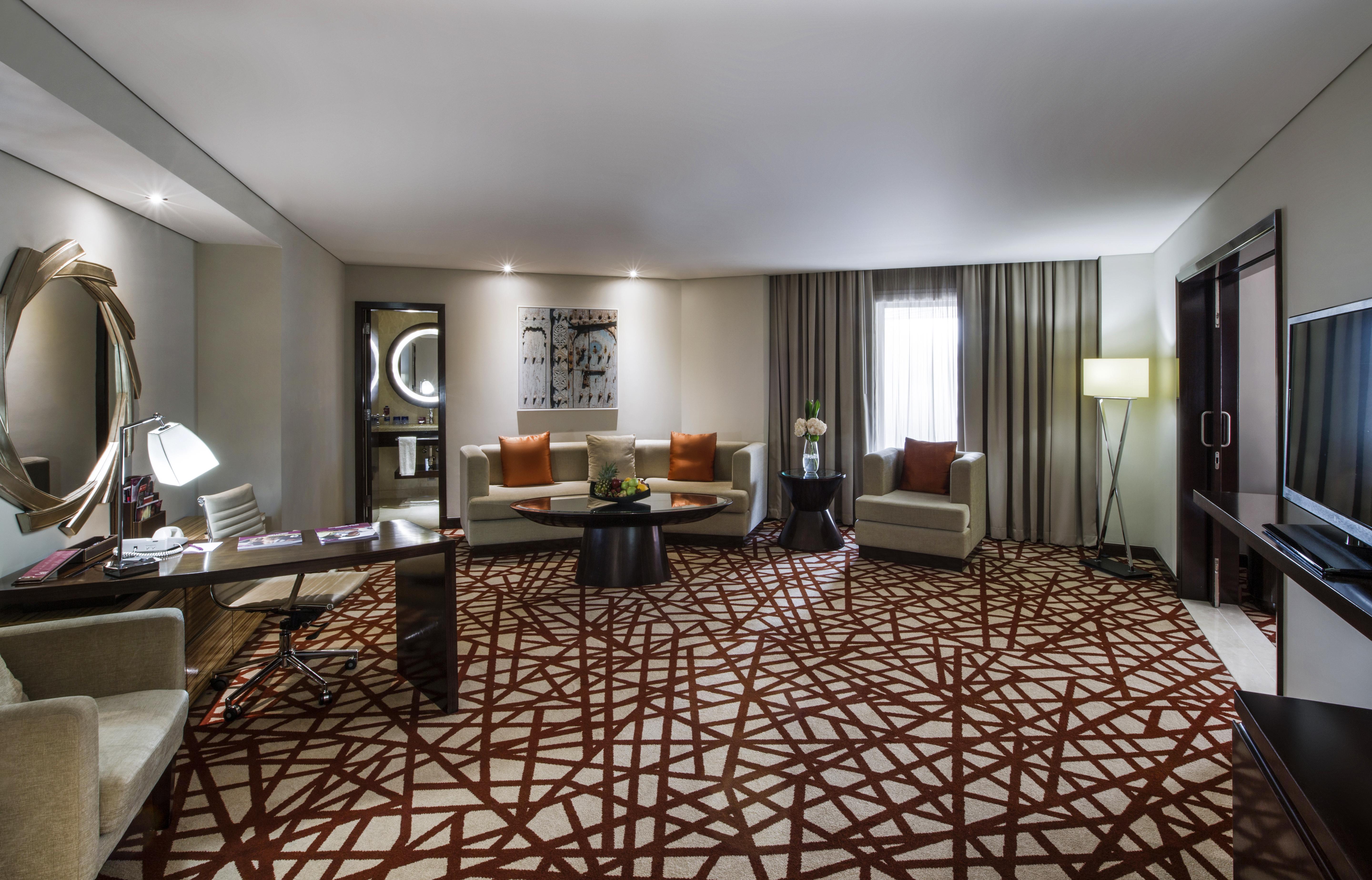 Hotel Crowne Plaza Dubai Deira By Ihg Exterior foto A suite at the hotel