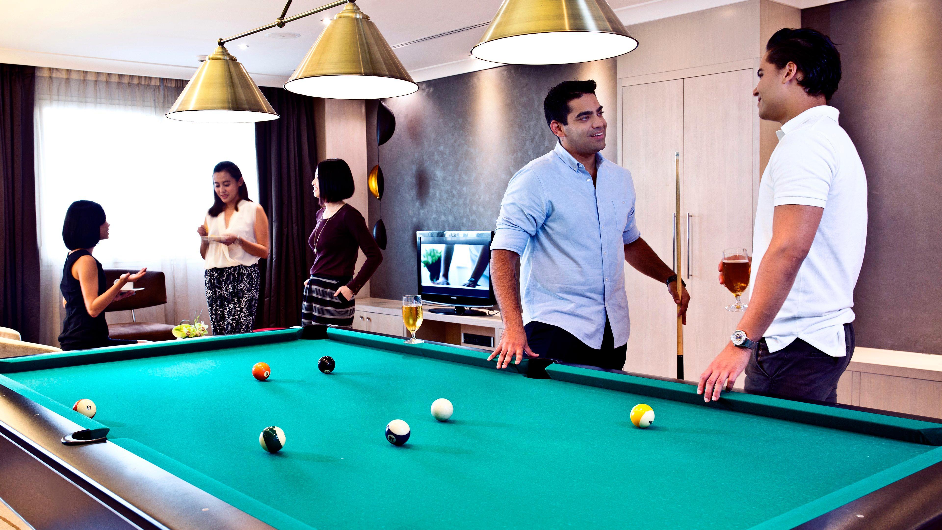 Hotel Crowne Plaza Dubai Deira By Ihg Exterior foto A pool table