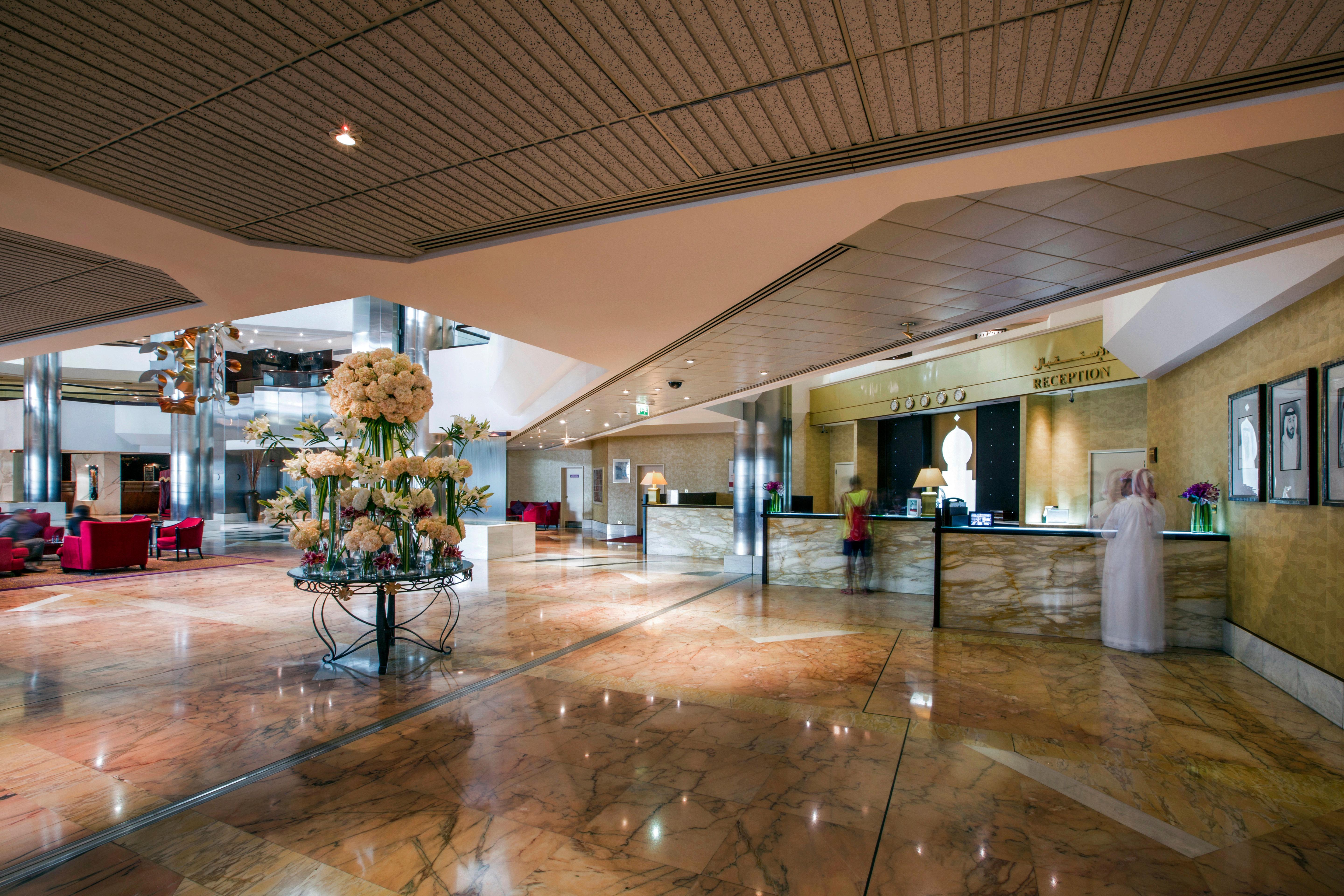 Hotel Crowne Plaza Dubai Deira By Ihg Exterior foto Lobby