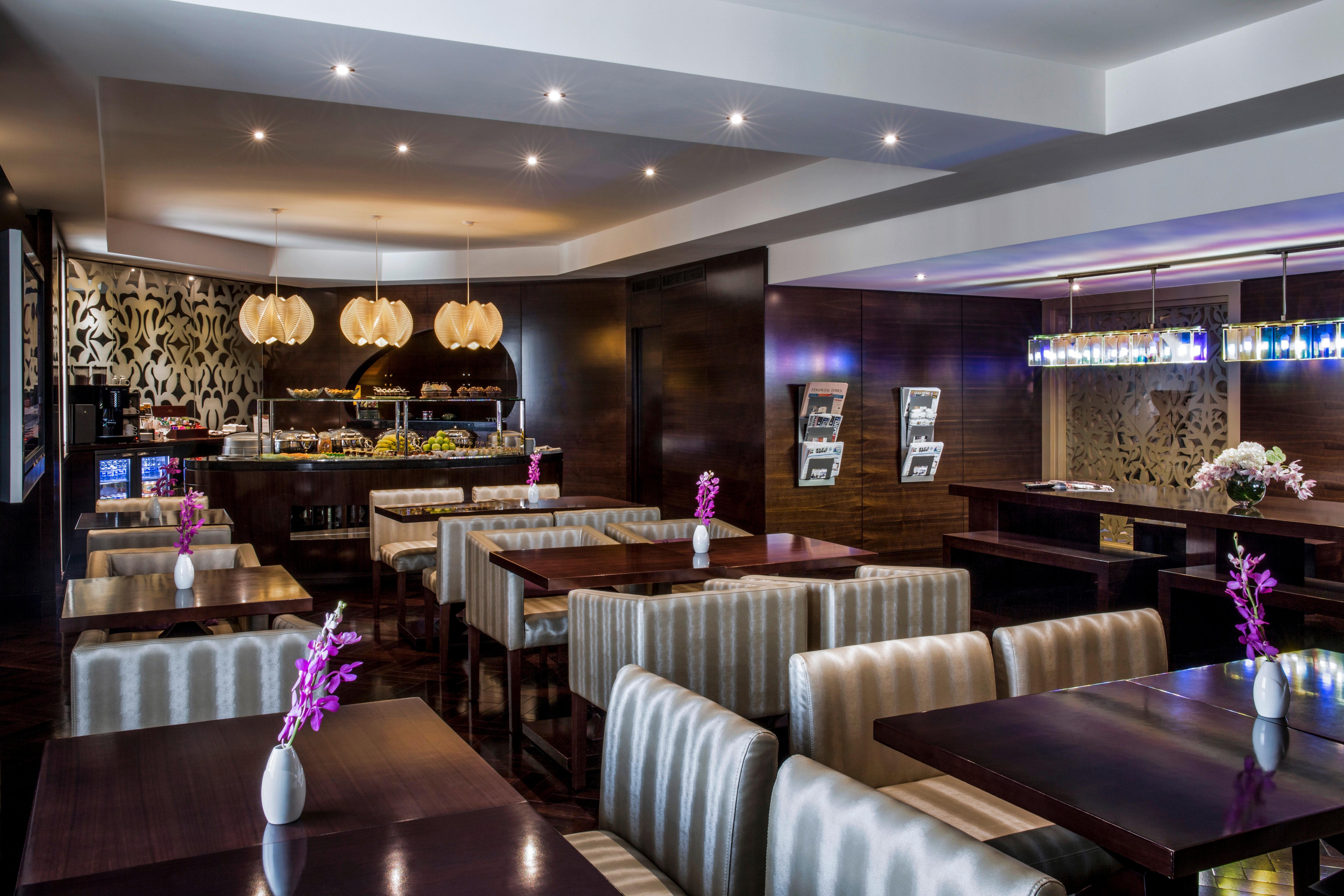 Hotel Crowne Plaza Dubai Deira By Ihg Exterior foto The interior of the restaurant
